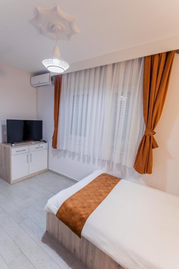 City Hotel Урошевац Экстерьер фото