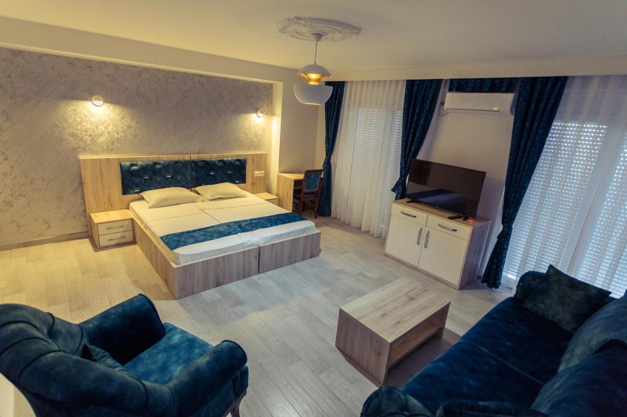 City Hotel Урошевац Экстерьер фото